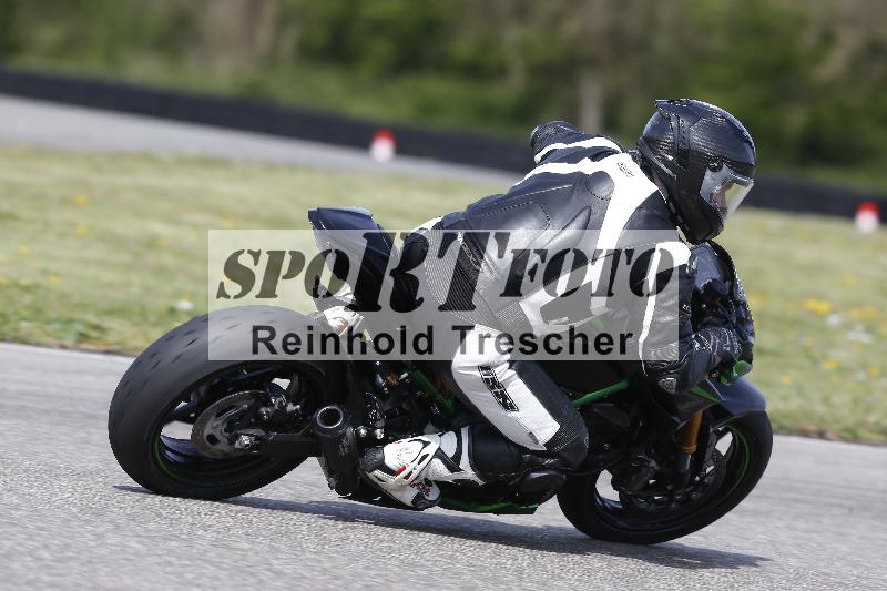 Archiv-2025/07 19.04.2025 Speer Racing ADR/Gruppe gelb/backside